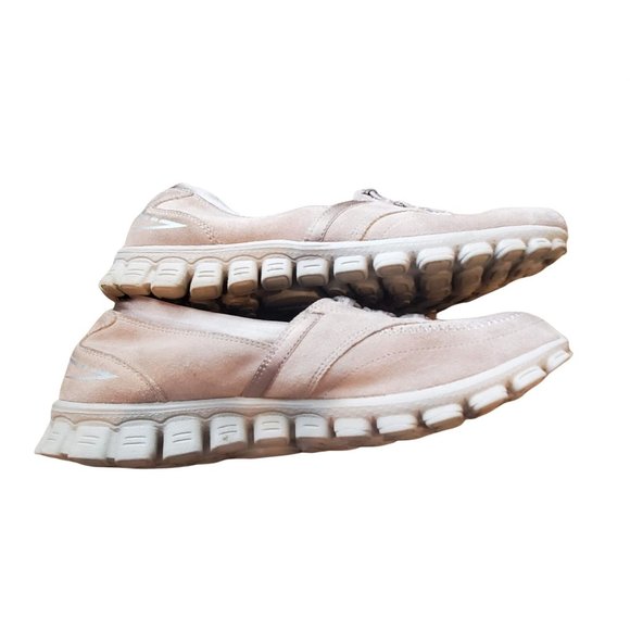 Skechers Lightweight Leather tan upper slip on with bungee Sz 8.5 - Picture 3 of 8